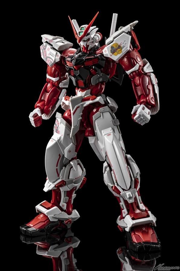 Hi-RESOLUTION MODEL 1/100 GUNDAM ASTRAY RED FRAME